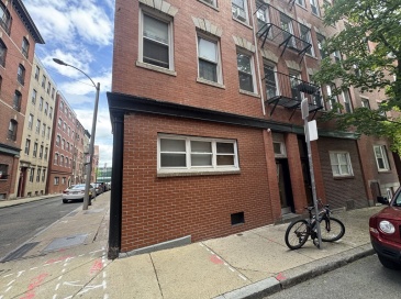 35 Charter Street, Boston, Massachusetts, 2 Bedrooms Bedrooms, 4 Rooms Rooms,1 BathroomBathrooms,Residential Lease,For Rent,Charter Street,73370371