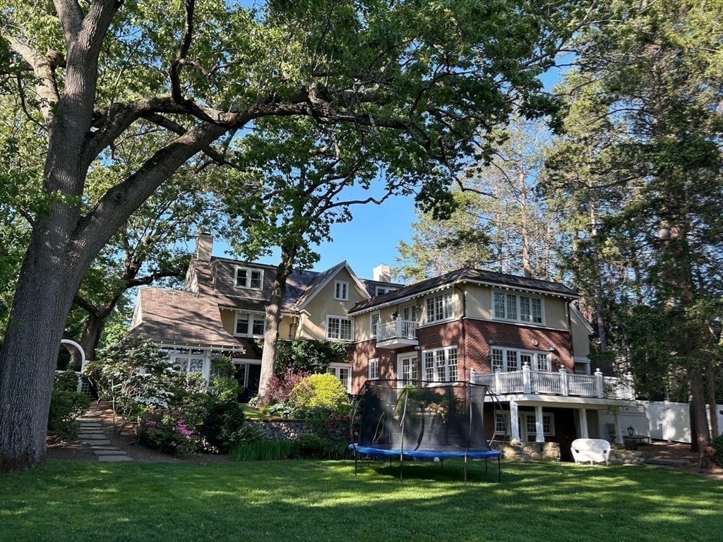 115 Aspen Ave, Newton, Massachusetts, 4 Bedrooms Bedrooms, 10 Rooms Rooms,3.5 BathroomsBathrooms,Residential Lease,For Rent,Aspen Ave,73457235