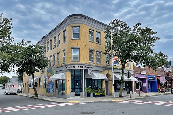 278 Cabot St, Beverly, Massachusetts, 3 Bedrooms Bedrooms, 5 Rooms Rooms,1 BathroomBathrooms,Residential Lease,For Rent,Cabot St,73457732