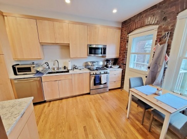 14 Colbourne Crescent, Brookline, Massachusetts, 1 Bedroom Bedrooms, 5 Rooms Rooms,1.5 BathroomsBathrooms,Residential Lease,For Rent,Colbourne Crescent,73457980