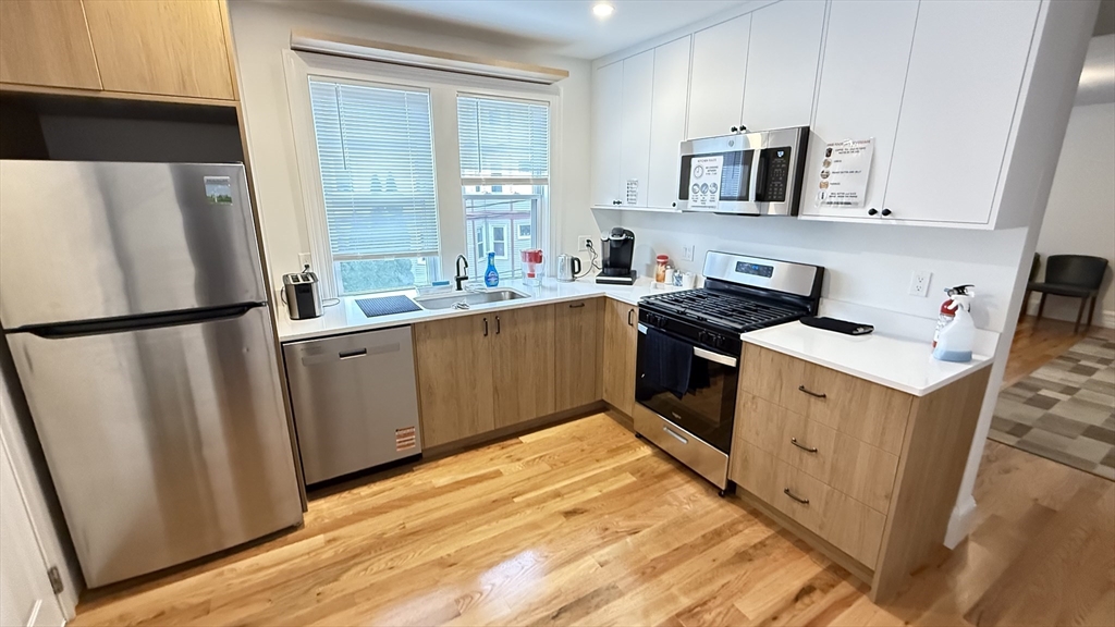 174 Boston, Boston, Massachusetts, 4 Bedrooms Bedrooms, 6 Rooms Rooms,1.5 BathroomsBathrooms,Residential Lease,For Rent,Boston,73457824