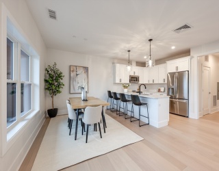 62 Foundry St, Wakefield, Massachusetts, 2 Bedrooms Bedrooms, 3 Rooms Rooms,2 BathroomsBathrooms,Residential,For Sale,Foundry St,73457826