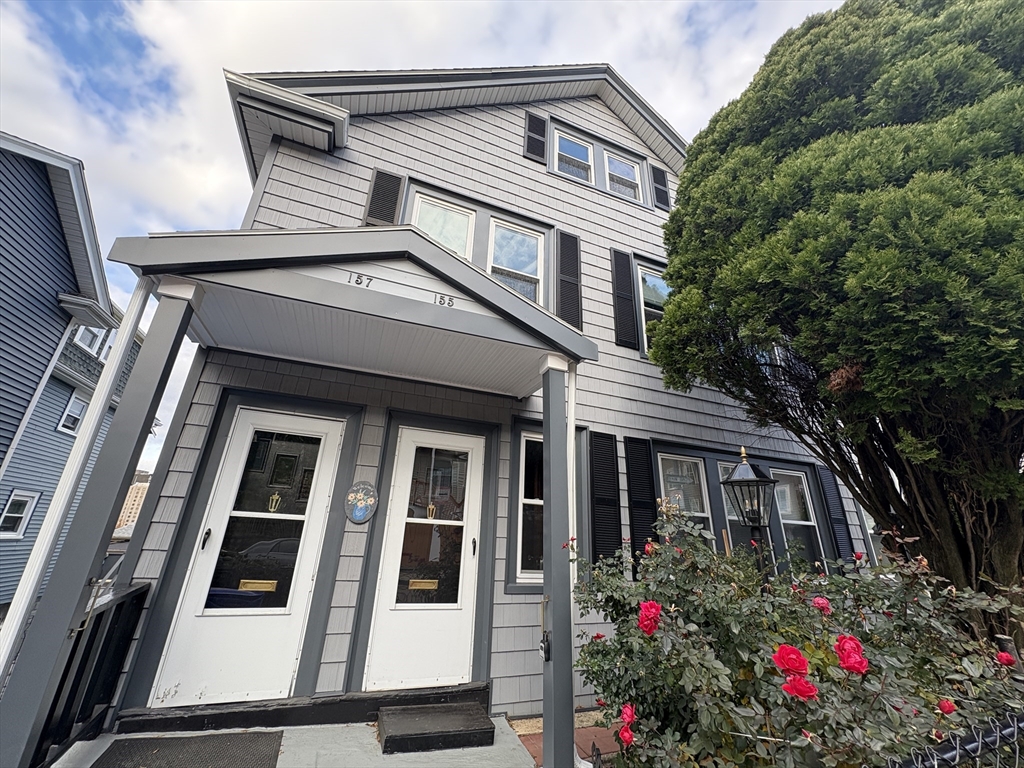 155-157 Hillside St, Boston, Massachusetts, 3 Bedrooms Bedrooms, 7 Rooms Rooms,1 BathroomBathrooms,Residential Lease,For Rent,Hillside St,73457782