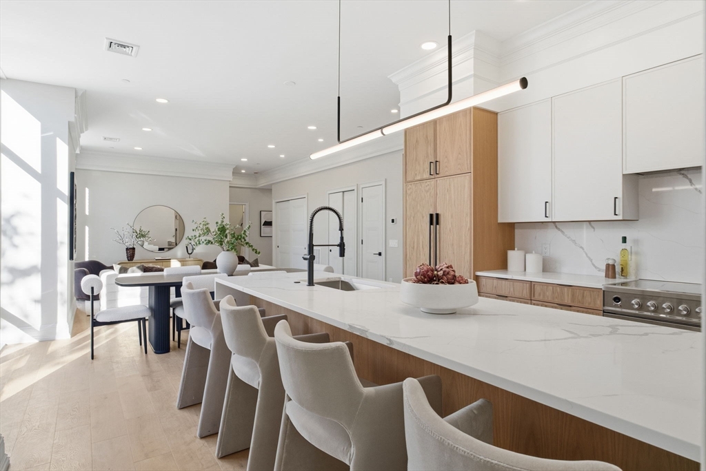 61 Hall Street, Waltham, Massachusetts, 3 Bedrooms Bedrooms, 7 Rooms Rooms,2 BathroomsBathrooms,Residential,For Sale,Hall Street,73457873