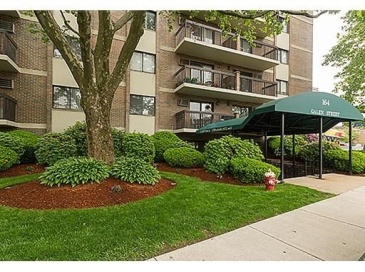 164 Galen Street, Watertown, Massachusetts, 2 Bedrooms Bedrooms, 5 Rooms Rooms,1 BathroomBathrooms,Residential Lease,For Rent,Galen Street,73458402 164 Galen Street, Watertown, Massachusetts, 2 Bedrooms Bedrooms, 5 Rooms Rooms,1 BathroomBathrooms,Residential Lease,For Rent,Galen Street,73458402