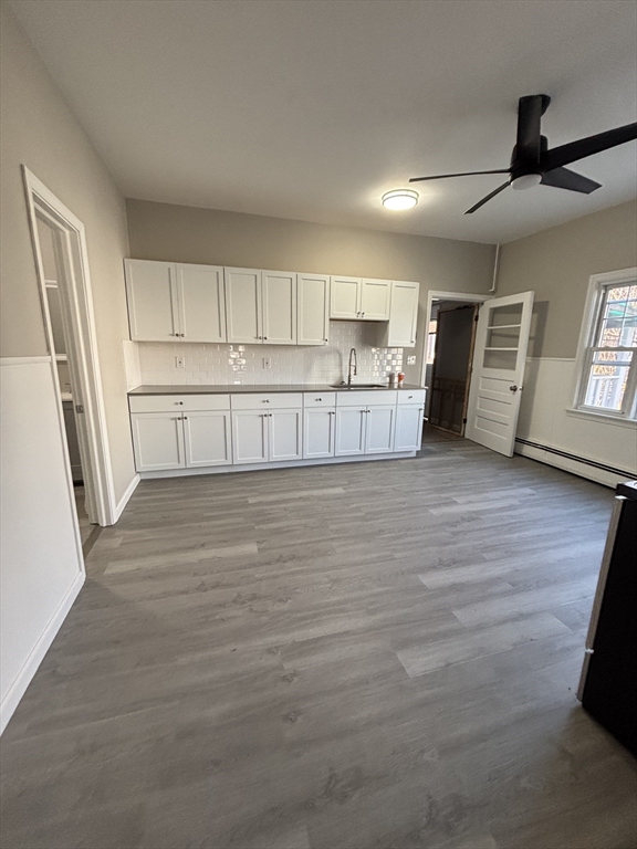 246 E Dwight St, Holyoke, Massachusetts, 3 Bedrooms Bedrooms, 5 Rooms Rooms,1 BathroomBathrooms,Residential Lease,For Rent,E Dwight St,73458409