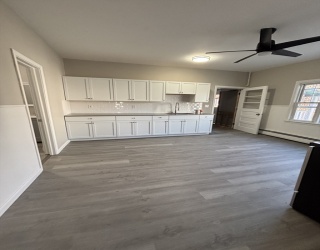 246 E Dwight St, Holyoke, Massachusetts, 3 Bedrooms Bedrooms, 5 Rooms Rooms,1 BathroomBathrooms,Residential Lease,For Rent,E Dwight St,73458409