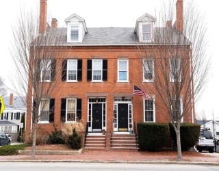 126 High Street, Newburyport, Massachusetts, 2 Bedrooms Bedrooms, 5 Rooms Rooms,1 BathroomBathrooms,Residential Lease,For Rent,High Street,73457893