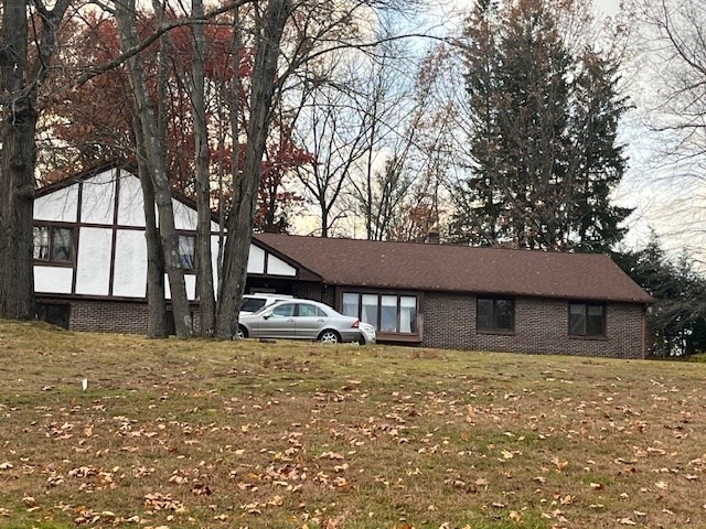 93 Lantern Ln, West Springfield, Massachusetts, 2 Bedrooms Bedrooms, 5 Rooms Rooms,1 BathroomBathrooms,Residential Lease,For Rent,Lantern Ln,73455672