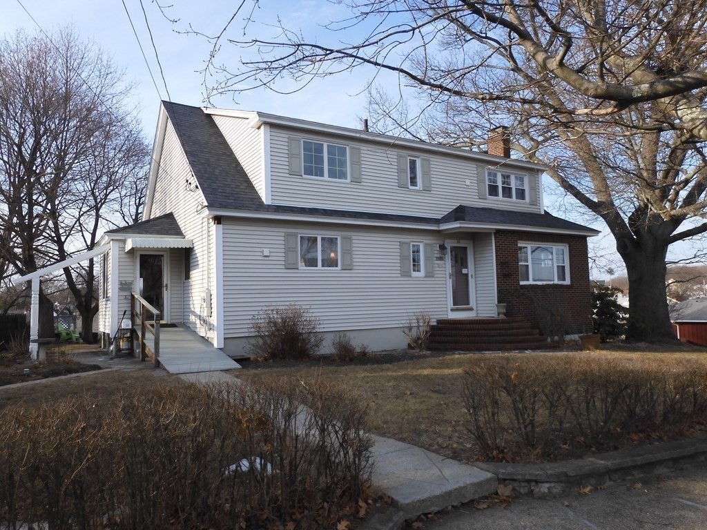 30 Linwood Ave, Methuen, Massachusetts, 2 Bedrooms Bedrooms, 5 Rooms Rooms,1 BathroomBathrooms,Residential Lease,For Rent,Linwood Ave,73455677