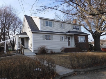30 Linwood Ave, Methuen, Massachusetts, 2 Bedrooms Bedrooms, 5 Rooms Rooms,1 BathroomBathrooms,Residential Lease,For Rent,Linwood Ave,73455677