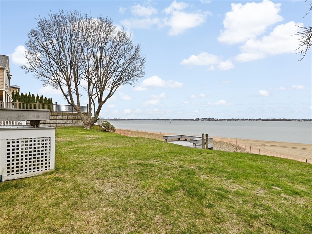 9 Regatta Rd, Weymouth, Massachusetts, 4 Bedrooms Bedrooms, 7 Rooms Rooms,2 BathroomsBathrooms,Residential,For Sale,Regatta Rd,73360482