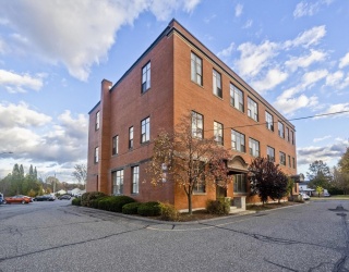 90 Mckinstry Ave, Chicopee, Massachusetts, 2 Bedrooms Bedrooms, 4 Rooms Rooms,1 BathroomBathrooms,Residential,For Sale,Mckinstry Ave,73454452