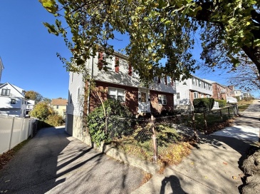 31 York Ave, Watertown, Massachusetts, 3 Bedrooms Bedrooms, 9 Rooms Rooms,1 BathroomBathrooms,Residential Lease,For Rent,York Ave,73451542