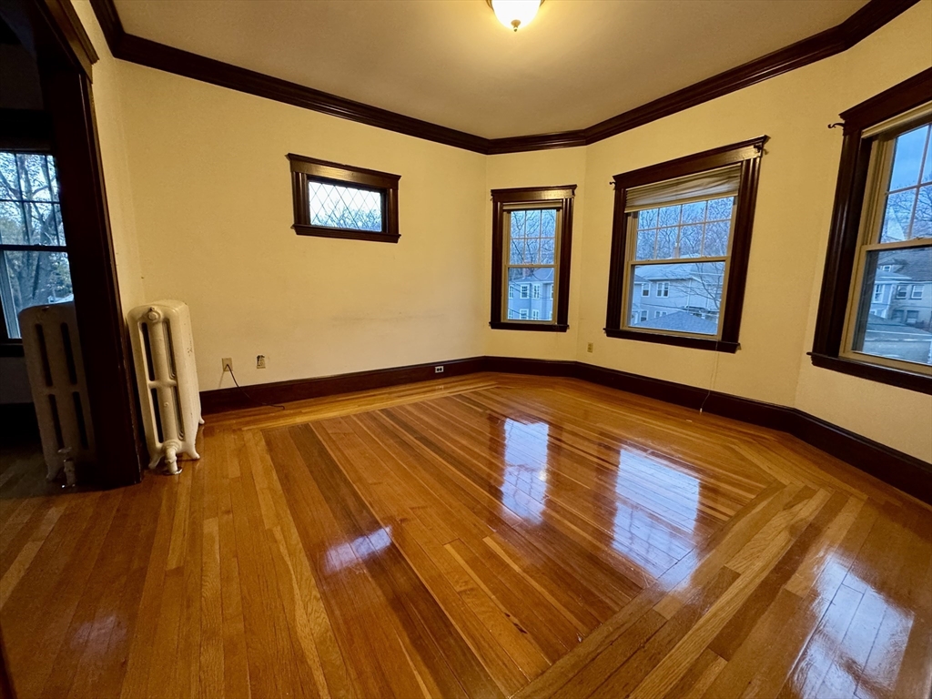 9-11 Lincoln St, Norwood, Massachusetts, 4 Bedrooms Bedrooms, 9 Rooms Rooms,2 BathroomsBathrooms,Residential Lease,For Rent,Lincoln St,73458744