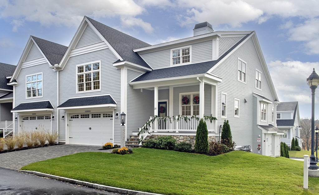 21 Clubview Dr, Andover, Massachusetts, 2 Bedrooms Bedrooms, 6 Rooms Rooms,3.5 BathroomsBathrooms,Residential,For Sale,Clubview Dr,73458511