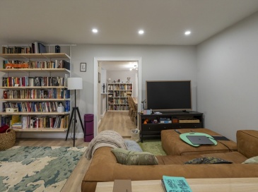 36 Sargent Ave, Somerville, Massachusetts, 3 Bedrooms Bedrooms, 6 Rooms Rooms,1.5 BathroomsBathrooms,Residential Lease,For Rent,Sargent Ave,73458770