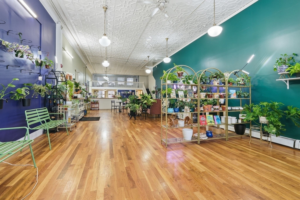 284 High St, Holyoke, Massachusetts, ,Commercial Sale,For Sale,High St,73452621