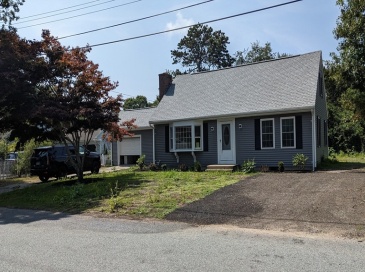 11 Bob-O-Link Lane, Yarmouth, Massachusetts, 3 Bedrooms Bedrooms, 9 Rooms Rooms,2 BathroomsBathrooms,Residential Income,For Sale,Bob-O-Link Lane,73458016