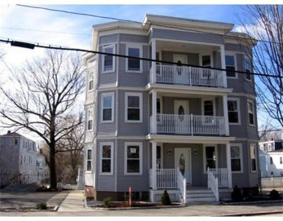 8 Cedar St, Haverhill, Massachusetts, 2 Bedrooms Bedrooms, 5 Rooms Rooms,1 BathroomBathrooms,Residential Lease,For Rent,Cedar St,73391809