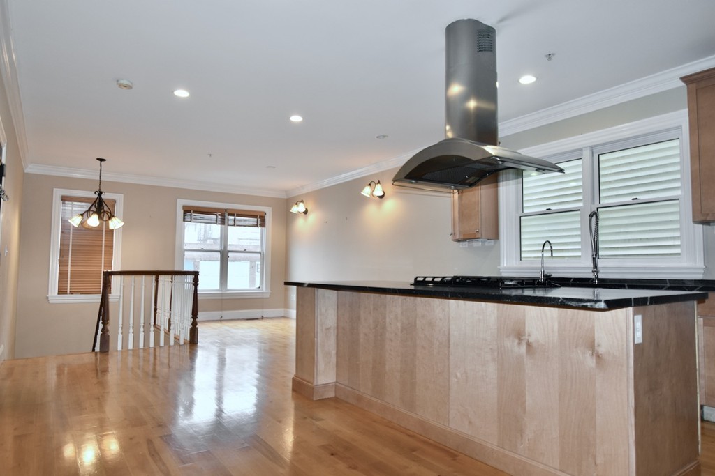 360 Dorchester Street, Boston, Massachusetts, 2 Bedrooms Bedrooms, 7 Rooms Rooms,1.5 BathroomsBathrooms,Residential Lease,For Rent,Dorchester Street,73393827