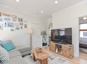 26 Chestnut Avenue, Boston, Massachusetts, 3 Bedrooms Bedrooms, 6 Rooms Rooms,1 BathroomBathrooms,Residential Lease,For Rent,Chestnut Avenue,73394260 26 Chestnut Avenue, Boston, Massachusetts, 3 Bedrooms Bedrooms, 6 Rooms Rooms,1 BathroomBathrooms,Residential Lease,For Rent,Chestnut Avenue,73394260