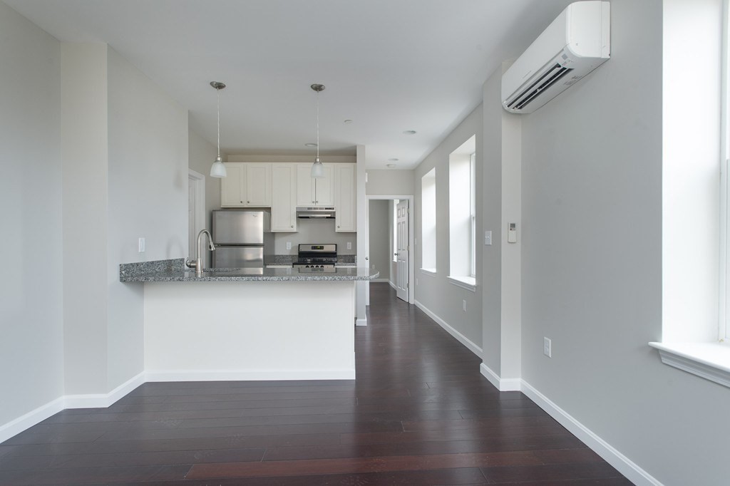 106 Prince, Boston, Massachusetts, 1 Bedroom Bedrooms, 4 Rooms Rooms,1 BathroomBathrooms,Residential Lease,For Rent,Prince,73403268