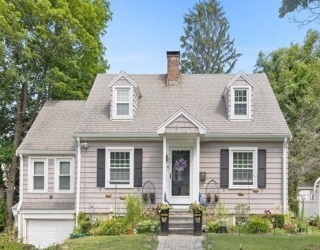 7 Ponkapoag Way, Canton, Massachusetts, 2 Bedrooms Bedrooms, 6 Rooms Rooms,1 BathroomBathrooms,Residential Lease,For Rent,Ponkapoag Way,73455018