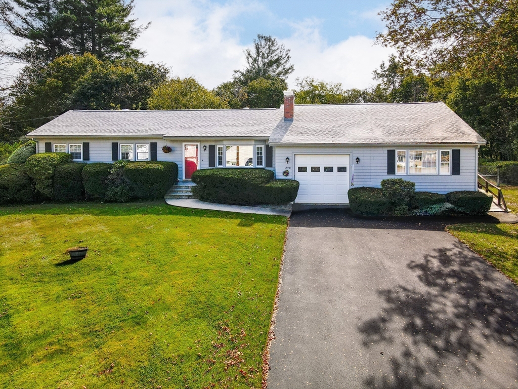 20 Doral Drive, Chelmsford, Massachusetts, 4 Bedrooms Bedrooms, 10 Rooms Rooms,2.5 BathroomsBathrooms,Residential,For Sale,Doral Drive,73458077