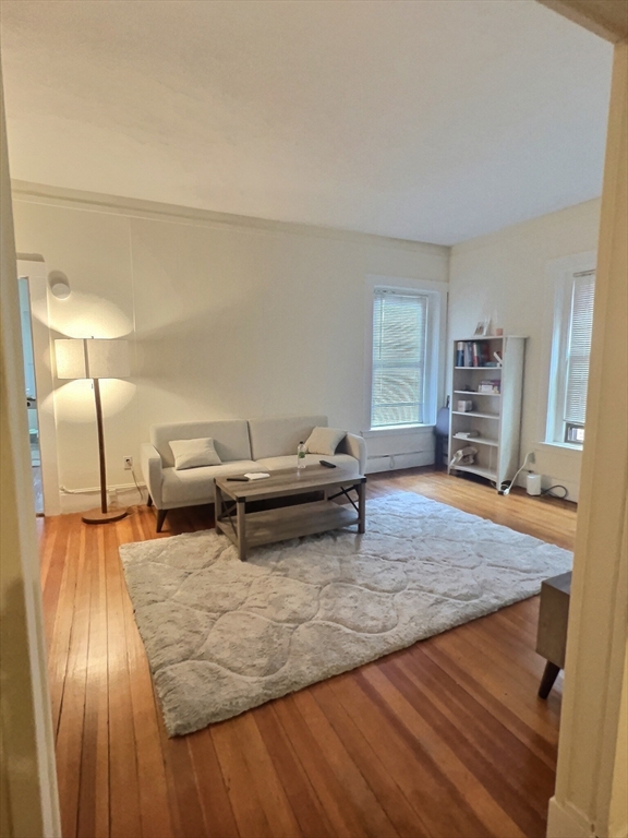 1382 Beacon, Brookline, Massachusetts, 1 Bedroom Bedrooms, 2 Rooms Rooms,1 BathroomBathrooms,Residential Lease,For Rent,Beacon,73388717