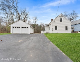 127 Old Millville Rd, Uxbridge, Massachusetts, 3 Bedrooms Bedrooms, 7 Rooms Rooms,1.5 BathroomsBathrooms,Residential,For Sale,Old Millville Rd,73458387