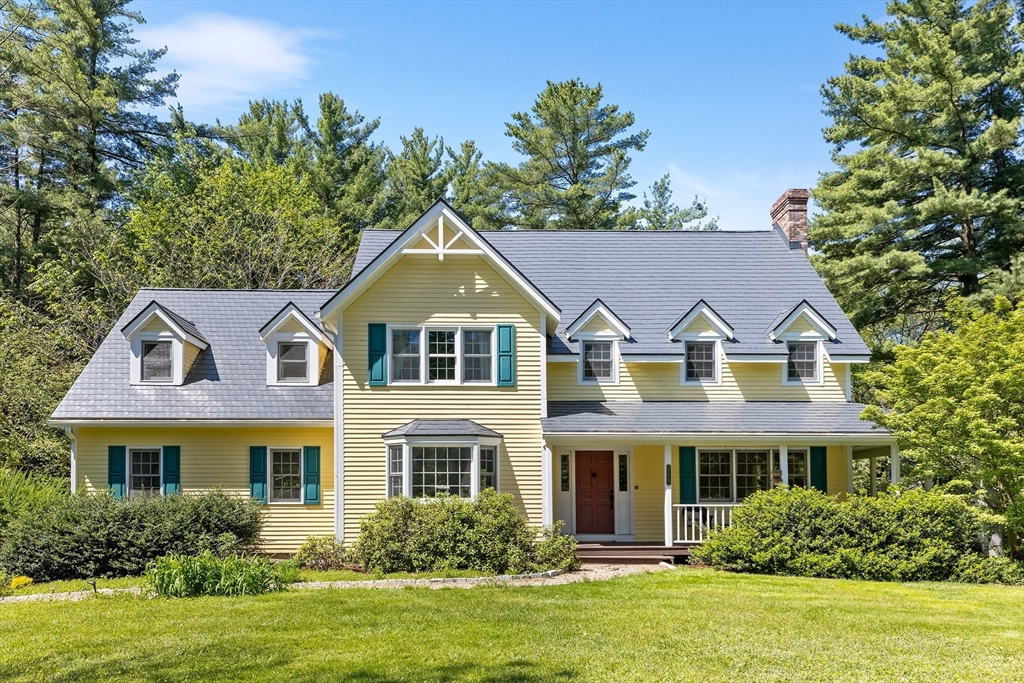 160 Woodland Mead, Hamilton, Massachusetts, 4 Bedrooms Bedrooms, 8 Rooms Rooms,2.5 BathroomsBathrooms,Residential Lease,For Rent,Woodland Mead,73394450