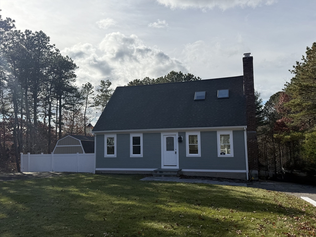 35 Claulise Ln, Mashpee, Massachusetts, 5 Bedrooms Bedrooms, 7 Rooms Rooms,2 BathroomsBathrooms,Residential,For Sale,Claulise Ln,73457265