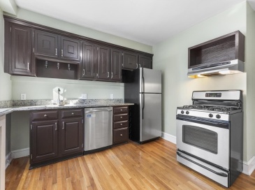 352 Medford, Boston, Massachusetts, 2 Bedrooms Bedrooms, 5 Rooms Rooms,1.5 BathroomsBathrooms,Residential Lease,For Rent,Medford,73458151