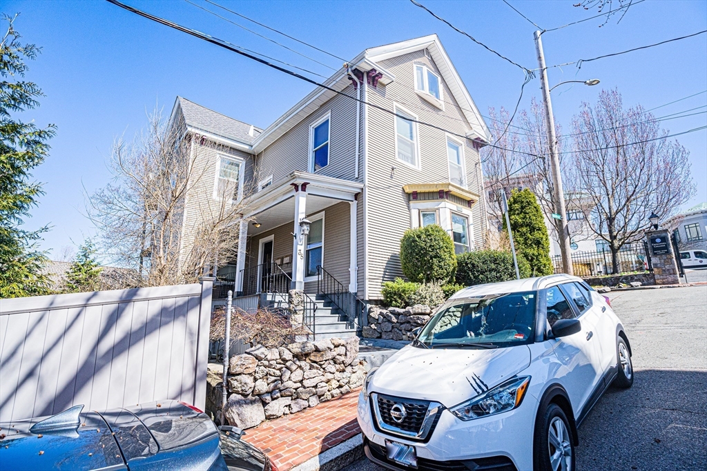 38 Highland Park Ave, Boston, Massachusetts, 5 Bedrooms Bedrooms, 9 Rooms Rooms,3 BathroomsBathrooms,Residential Income,For Sale,Highland Park Ave,73356621