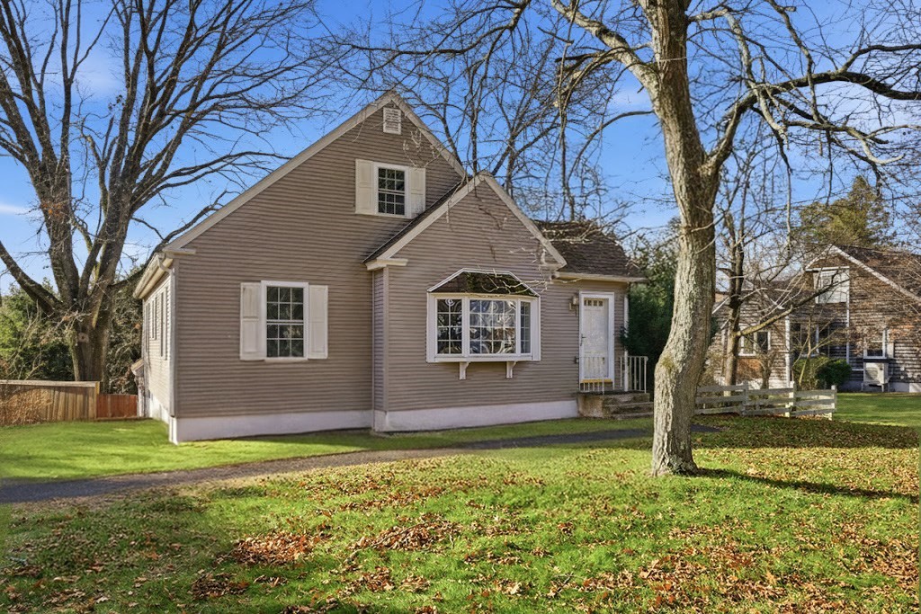 289 Morgan Street, South Hadley, Massachusetts, 3 Bedrooms Bedrooms, 8 Rooms Rooms,1.5 BathroomsBathrooms,Residential,For Sale,Morgan Street,73458326