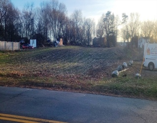 94 Hampson Street, Dracut, Massachusetts, 3 Bedrooms Bedrooms, 6 Rooms Rooms,1 BathroomBathrooms,Residential,For Sale,Hampson Street,73458852