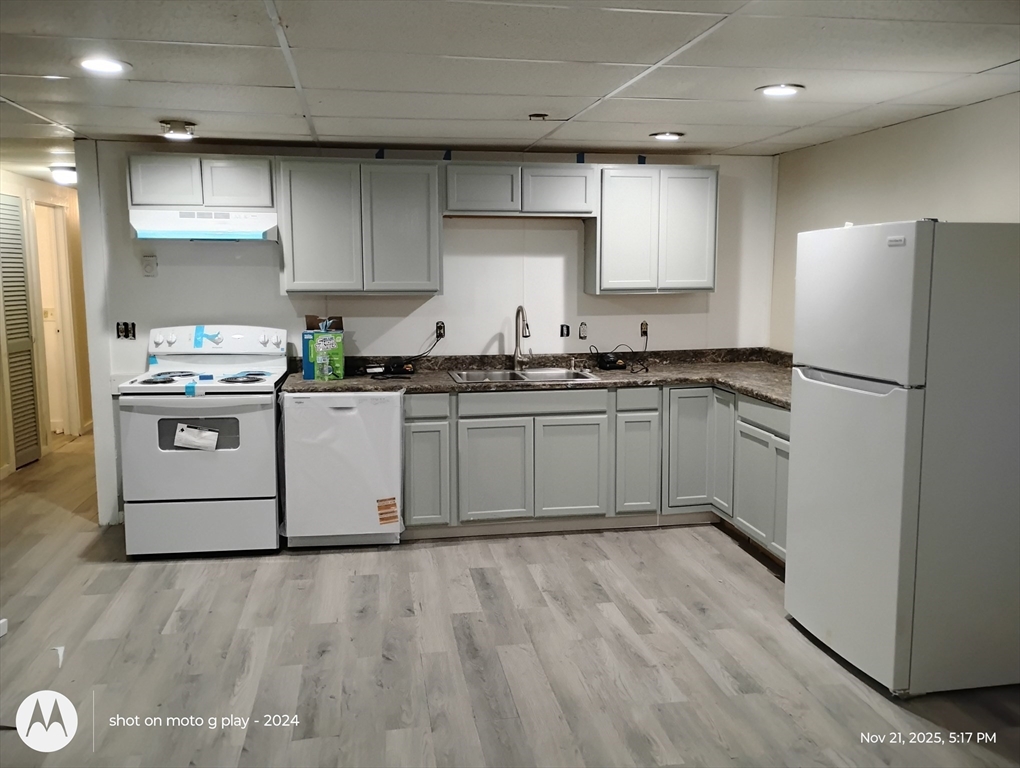 93 Pleasant Street, Ware, Massachusetts, 2 Bedrooms Bedrooms, 4 Rooms Rooms,1 BathroomBathrooms,Residential Lease,For Rent,Pleasant Street,73458900