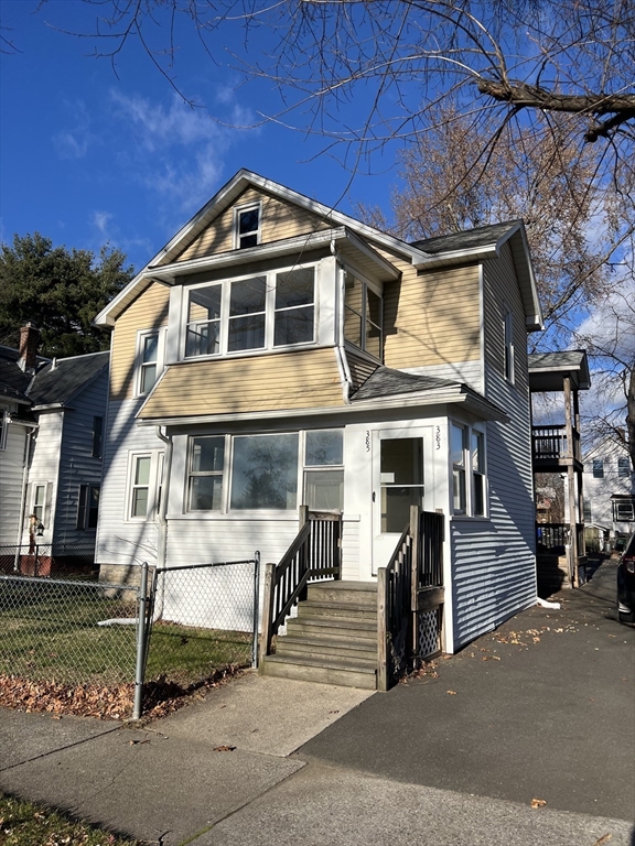 383 Newbury Street, Springfield, Massachusetts, 3 Bedrooms Bedrooms, 5 Rooms Rooms,1 BathroomBathrooms,Residential Lease,For Rent,Newbury Street,73458406