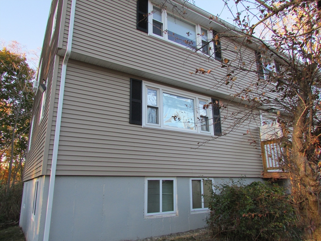 18 Harriet Avenue, Quincy, Massachusetts, 1 Bedroom Bedrooms, 3 Rooms Rooms,1 BathroomBathrooms,Residential Lease,For Rent,Harriet Avenue,73408799