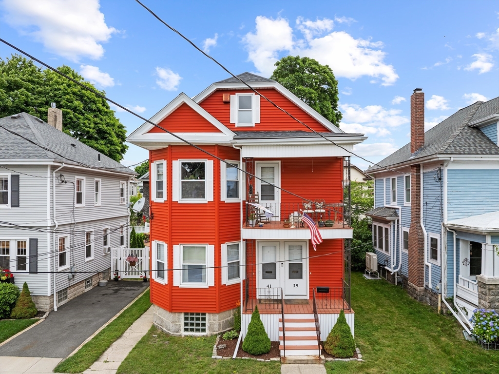39-41 Ryan St, New Bedford, Massachusetts, 5 Bedrooms Bedrooms, 9 Rooms Rooms,2 BathroomsBathrooms,Residential Income,For Sale,Ryan St,73398509