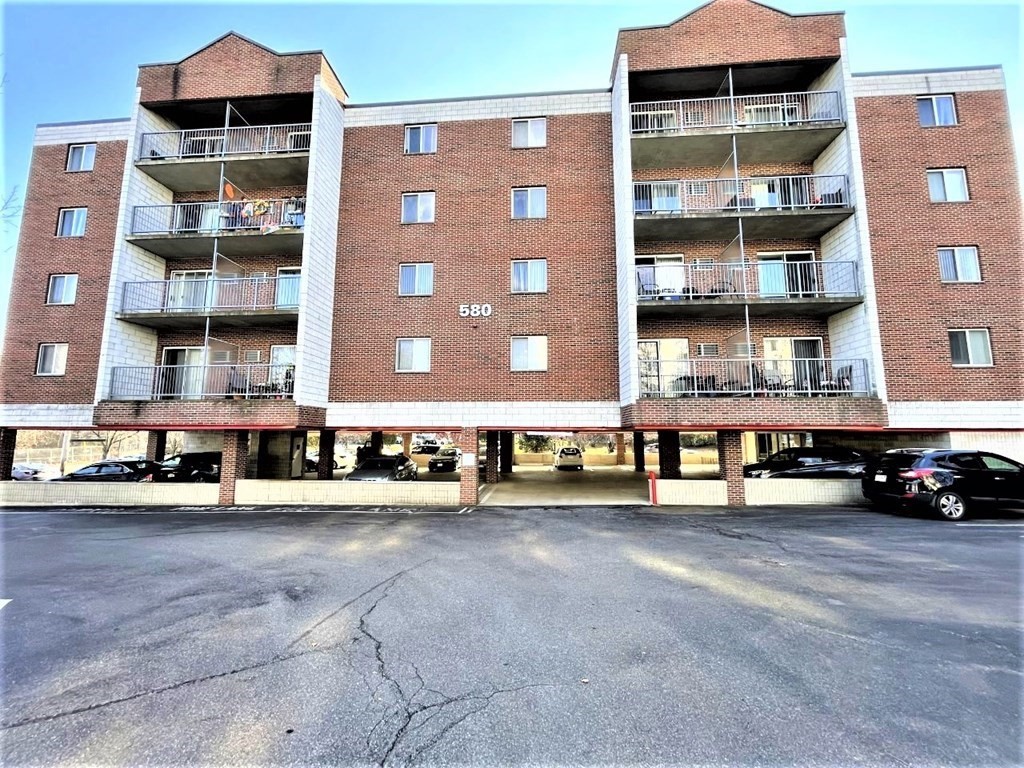 580 Salem Street, Wakefield, Massachusetts, 2 Bedrooms Bedrooms, 4 Rooms Rooms,1 BathroomBathrooms,Residential Lease,For Rent,Salem Street,73405091