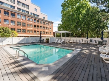 20 Webster St, Brookline, Massachusetts, 2 Bedrooms Bedrooms, 4 Rooms Rooms,1 BathroomBathrooms,Residential Lease,For Rent,Webster St,73414011