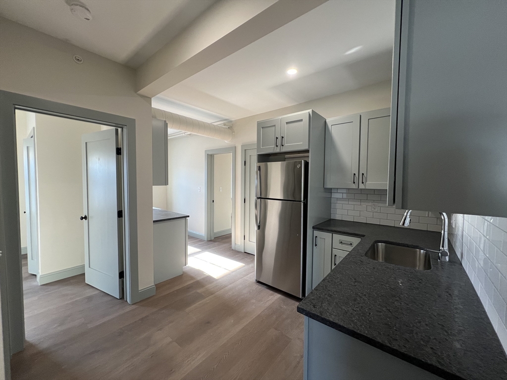 160 Seabury St, Fall River, Massachusetts, 2 Bedrooms Bedrooms, 5 Rooms Rooms,1 BathroomBathrooms,Residential Lease,For Rent,Seabury St,73459126