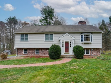 52 Vega Road, Marlborough, Massachusetts, 3 Bedrooms Bedrooms, 9 Rooms Rooms,2.5 BathroomsBathrooms,Residential Lease,For Rent,Vega Road,73458630