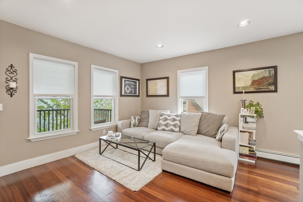 31 Regent St, Cambridge, Massachusetts, 2 Bedrooms Bedrooms, 4 Rooms Rooms,1 BathroomBathrooms,Residential Lease,For Rent,Regent St,73459095