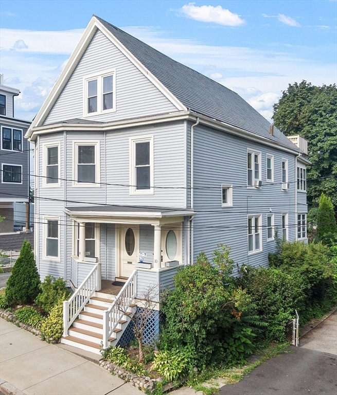 8-10 Lambert Ave, Chelsea, Massachusetts, 6 Bedrooms Bedrooms, 13 Rooms Rooms,3 BathroomsBathrooms,Residential Income,For Sale,Lambert Ave,73408383