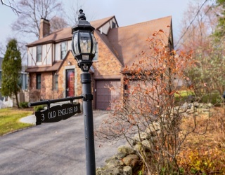 3 Old English Road, Worcester, Massachusetts, 4 Bedrooms Bedrooms, 12 Rooms Rooms,4 BathroomsBathrooms,Residential,For Sale,Old English Road,73458226