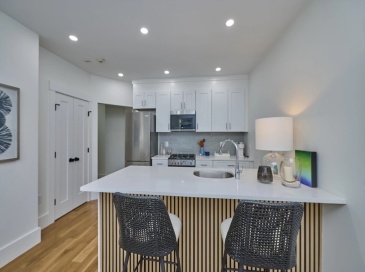 406 Columbia, Cambridge, Massachusetts, 2 Bedrooms Bedrooms, 3 Rooms Rooms,2 BathroomsBathrooms,Residential Lease,For Rent,Columbia,73459440
