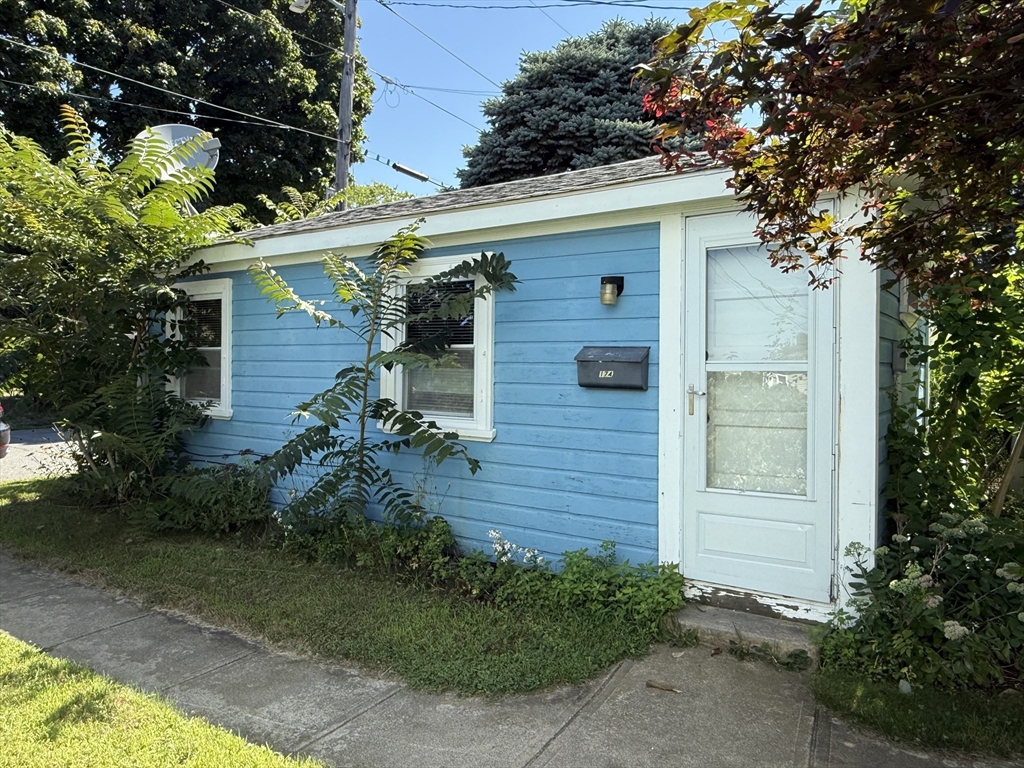 174 Bluff Ave., Swansea, Massachusetts, 1 Bedroom Bedrooms, 2 Rooms Rooms,1 BathroomBathrooms,Residential Lease,For Rent,Bluff Ave.,73415672
